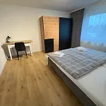 Gemuetliches Einfamilienhaus Mit Garten Casa de Férias *
