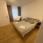 Gemuetliches Einfamilienhaus Mit Garten Casa de Férias