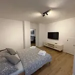 Casa de Férias Gemuetliches Einfamilienhaus Mit Garten