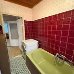 Casa de Férias Gemuetliches Einfamilienhaus Mit Garten Gemeinlebarn